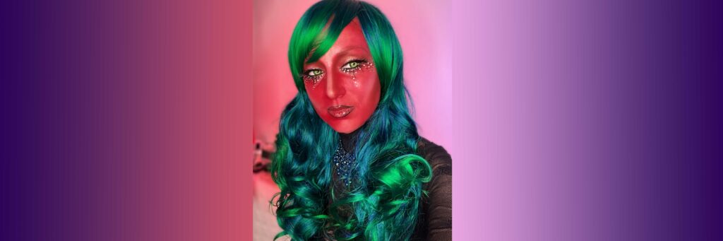 maquillage halloween rouge perruque bleu et vert